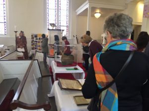 CC_WOM2019_VisitorsInChurch